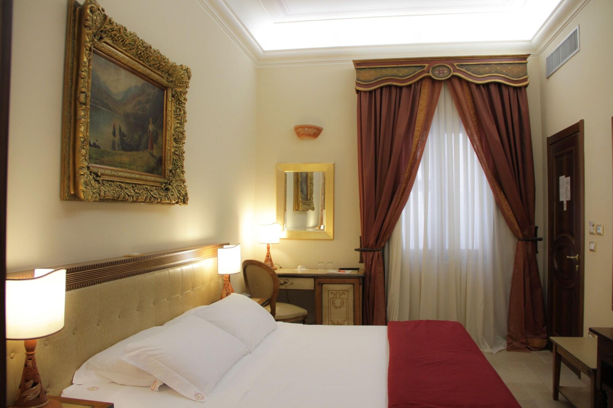 Kelina Charme Hotel By Cantine Due Palme Cellino San Marco Exterior foto