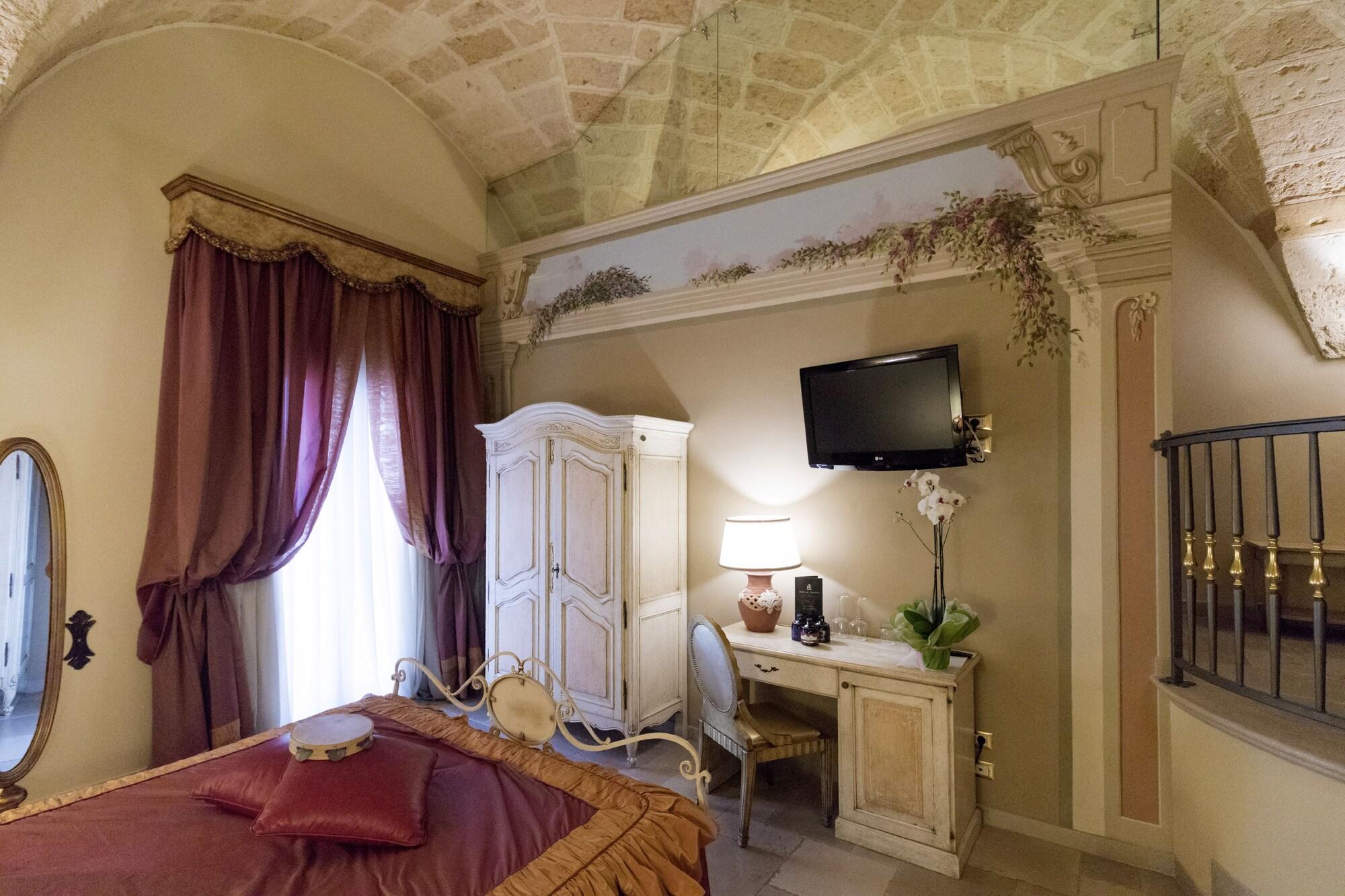 Kelina Charme Hotel By Cantine Due Palme Cellino San Marco Exterior foto