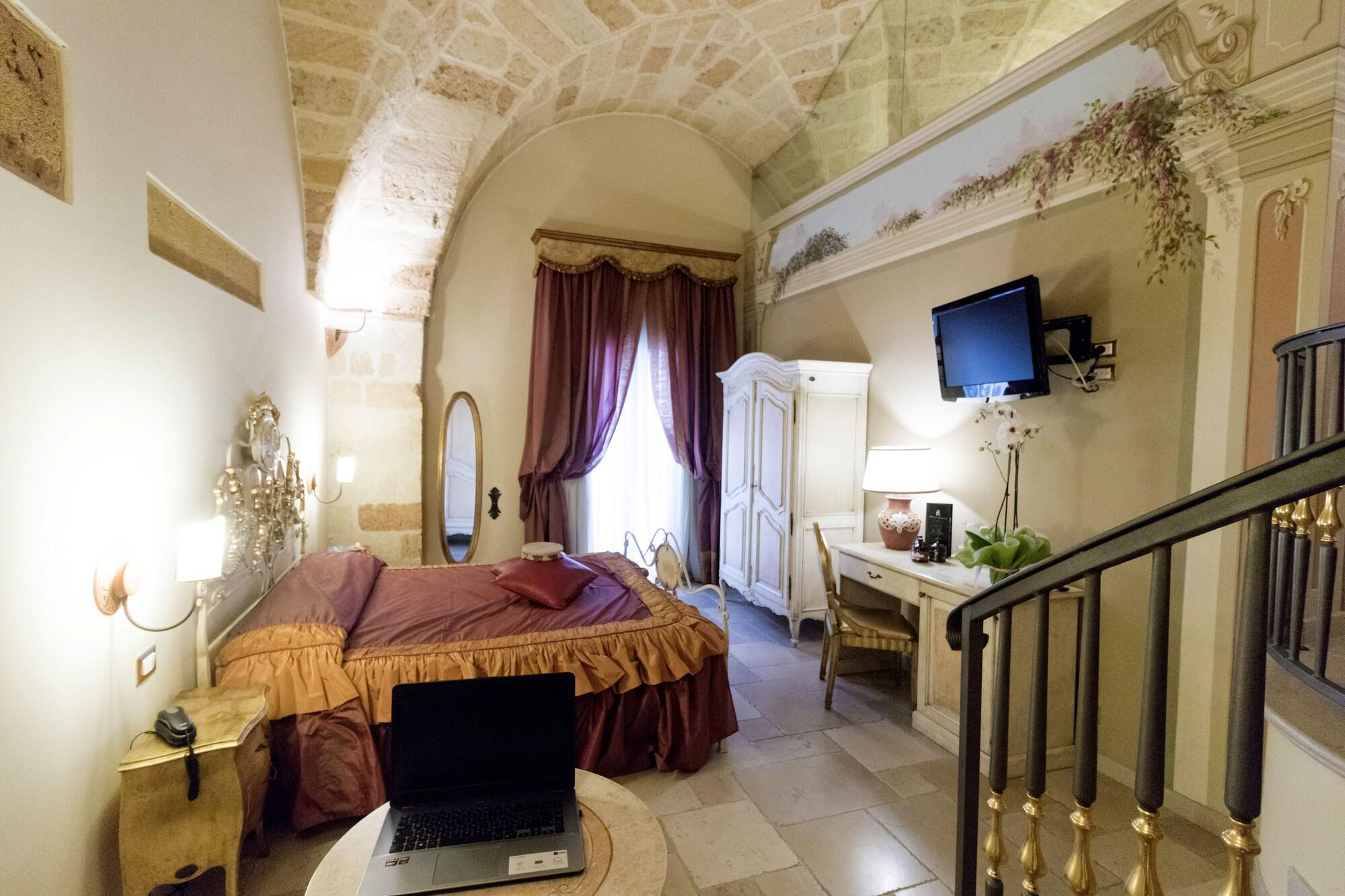 Kelina Charme Hotel By Cantine Due Palme Cellino San Marco Exterior foto